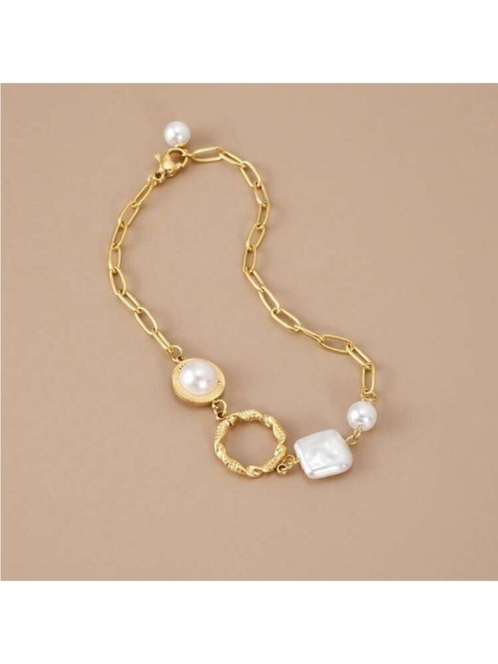 Vintage pearl bracelet M1084